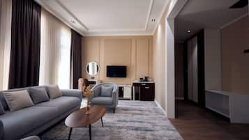 Family Suite, Balcony, City View | 1 bedroom, in-room safe, soundproofing, iron/ironing board