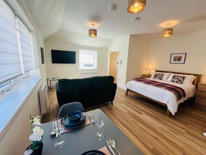 1 Schlafzimmer, Bügeleisen/Bügelbrett, kostenloses WLAN, Bettwäsche