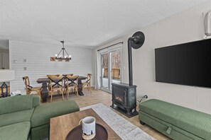 Televisión, chimenea