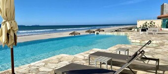 High Rise Coastal Escape Pool, Gym, Sandy Beach