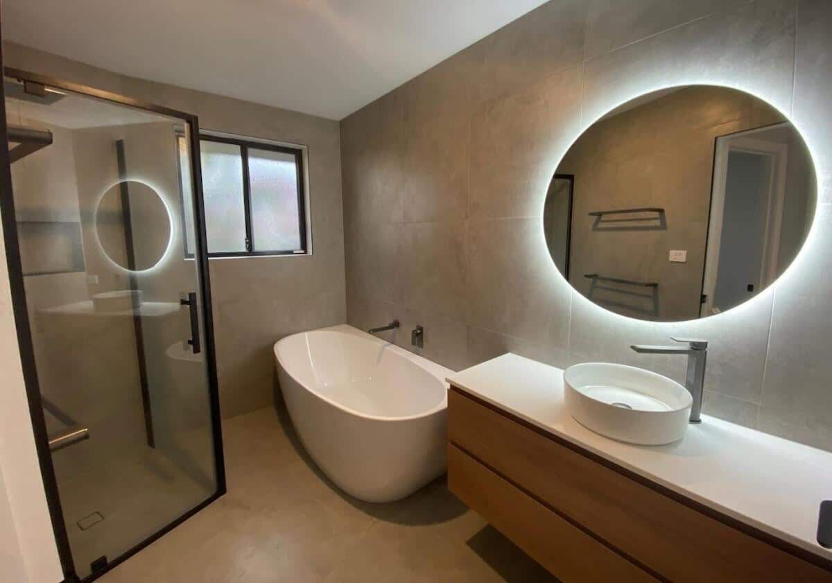 Shower, hair dryer, shampoo