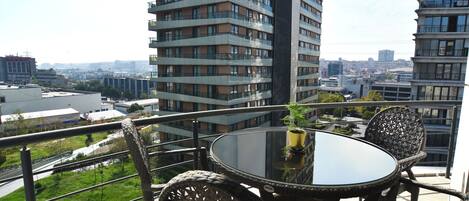 تناول الطعام بالخارج