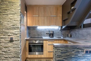 Réfrigérateur, micro-ondes, four, lave-vaisselle