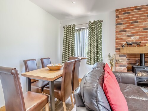 3 bedroom accommodation in Lowestoft