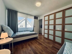 2 slaapkamers, een strijkplank/strijkijzer, wifi, beddengoed