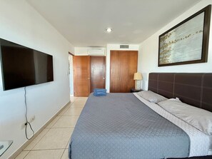 2 bedrooms, desk, iron/ironing board, WiFi - Apartment in the Marina Mazatlán with views By GPS (Mazatlán)