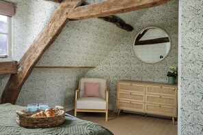1 bedroom, iron/ironing board, travel crib, WiFi