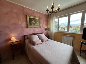 2 bedrooms, free WiFi