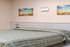 Bureau, Wi-Fi gratuit, draps fournis