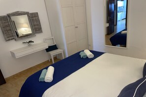 2 chambres, fer et planche à repasser