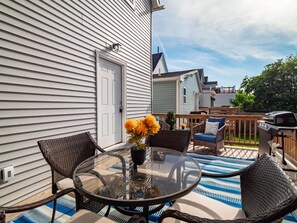 Outdoor dining - Arts District|Walk to Restaurants, Bars| Sleeps 8 (Cleveland)