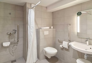 Double Room, Accessible, Non Smoking | Bathroom | Shower, hair dryer, towels, soap - B&B HOTEL Meaux Nanteuil-lès-Meaux 3 étoiles (Nanteuil-les-Meaux)