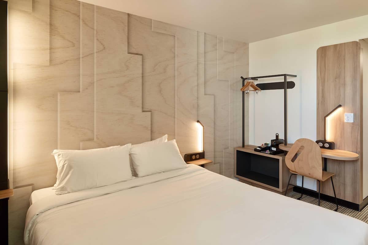 Double Room, Non Smoking | Meja, kalis bunyi, Wi-fi percuma, cadar katil