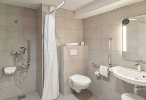 Kamar Double, akses difabel, Bebas Asap Rokok | Kamar mandi | Shower, pengering rambut, handuk, dan sabun