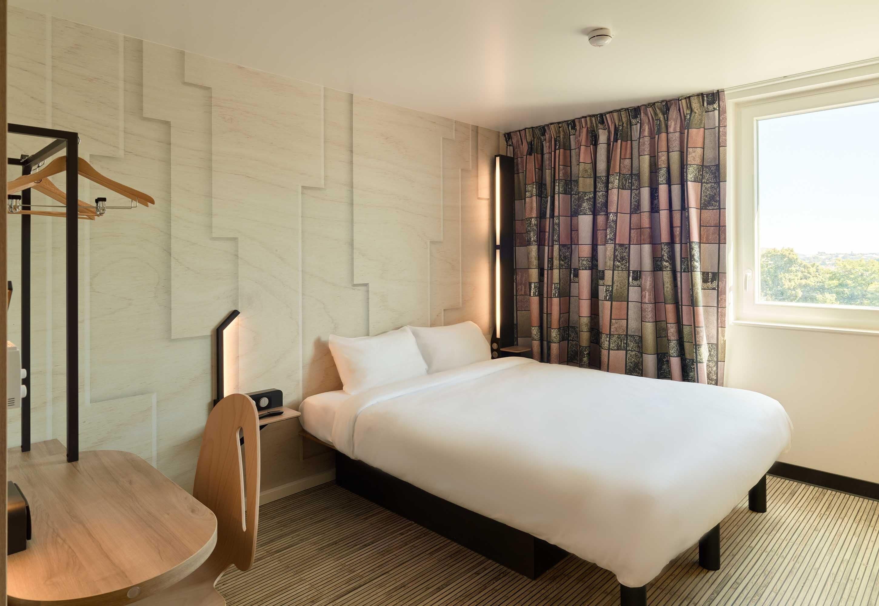 Bureau, chambres insonorisées, Wi-Fi gratuit, draps fournis