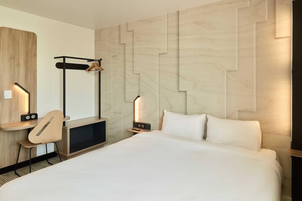 Double Room, Non Smoking | Meja, kalis bunyi, Wi-fi percuma, cadar katil