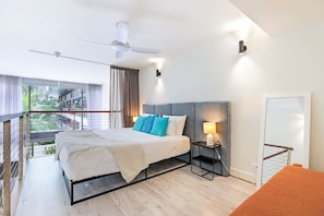 1 bedroom, iron/ironing board, travel cot, free WiFi - Stylish Retreat with Pool, Gym & Parking Near Palm Cove Beach (Palm Cove)