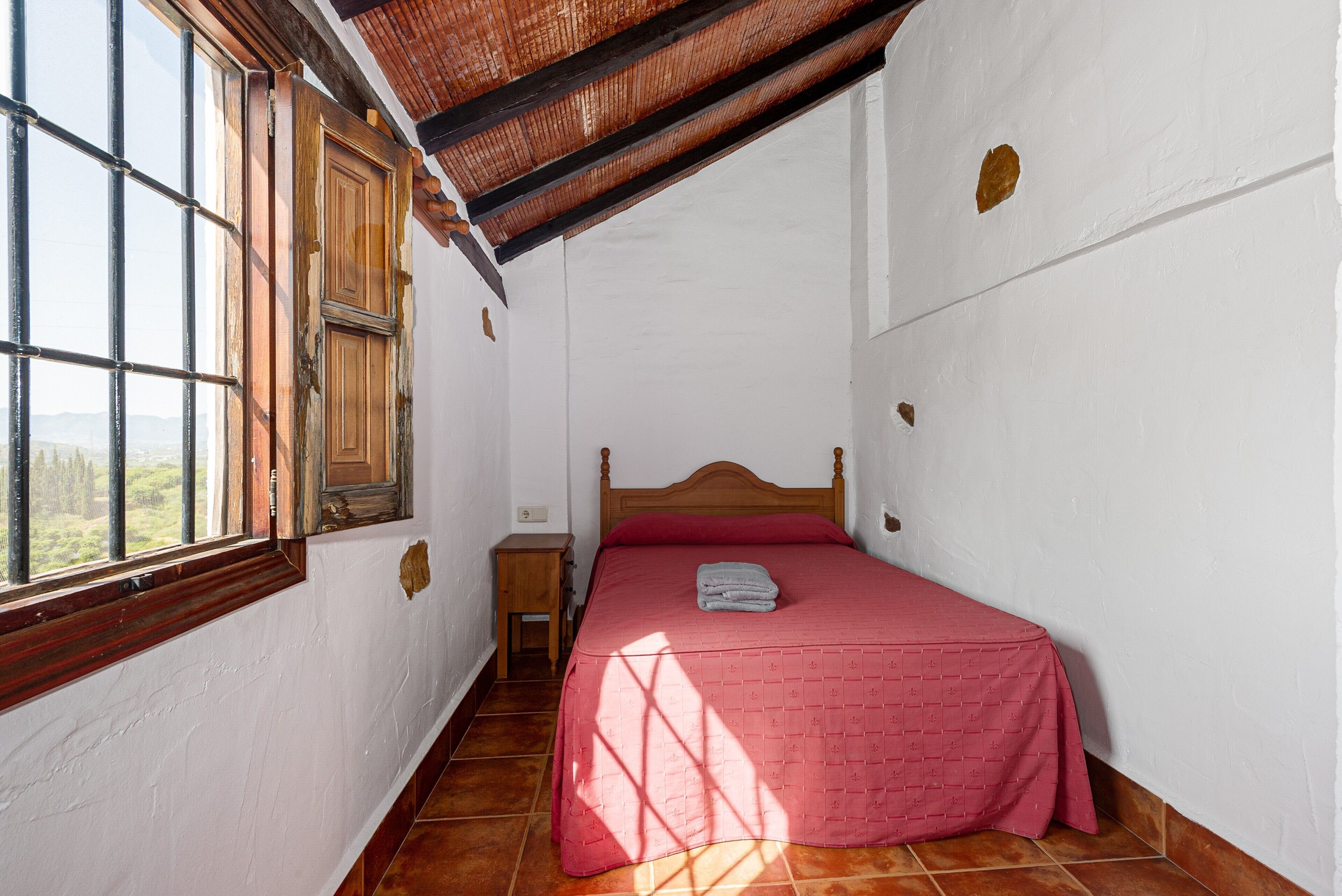 4 habitaciones, wifi gratis y ropa de cama 