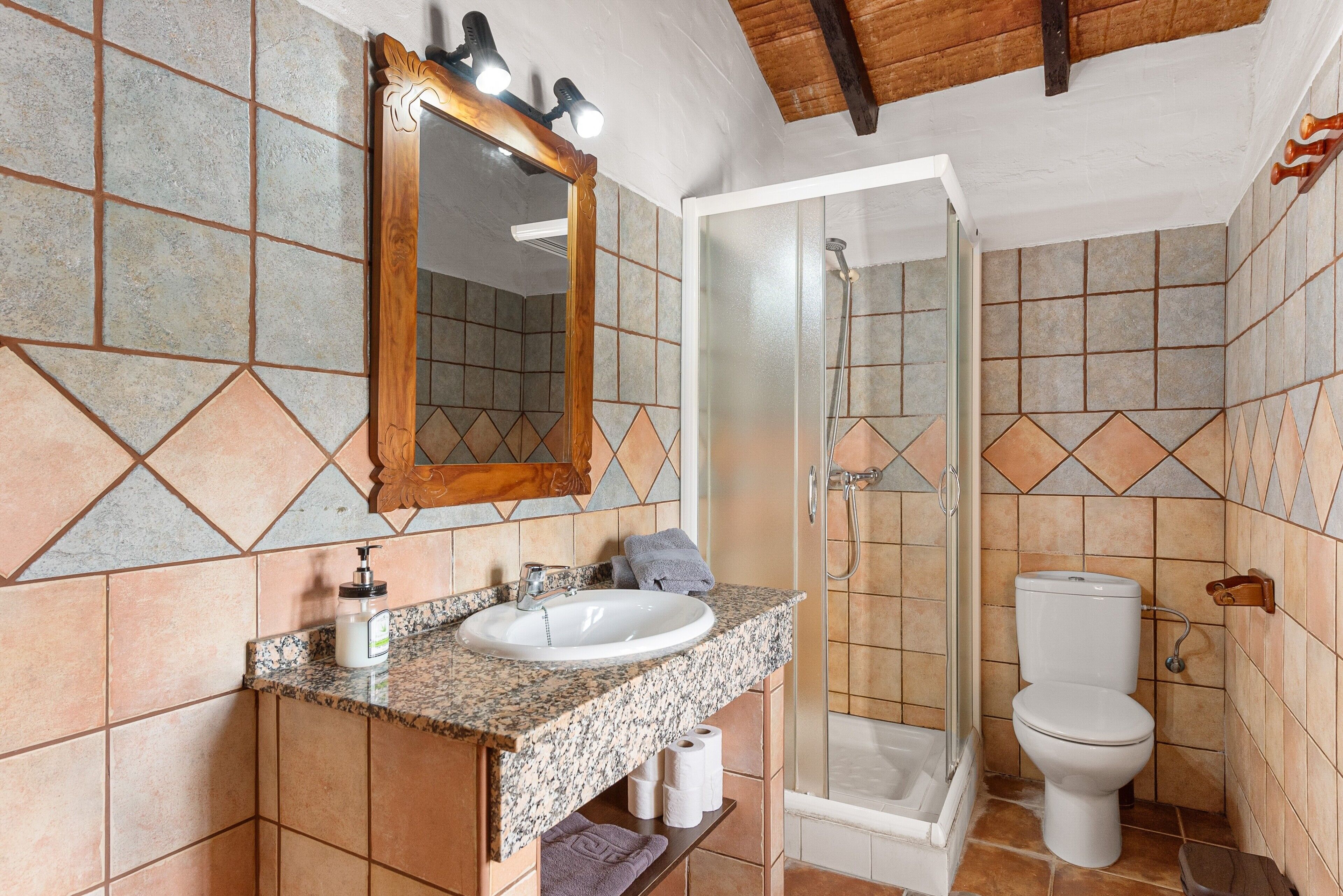 Shower, towels