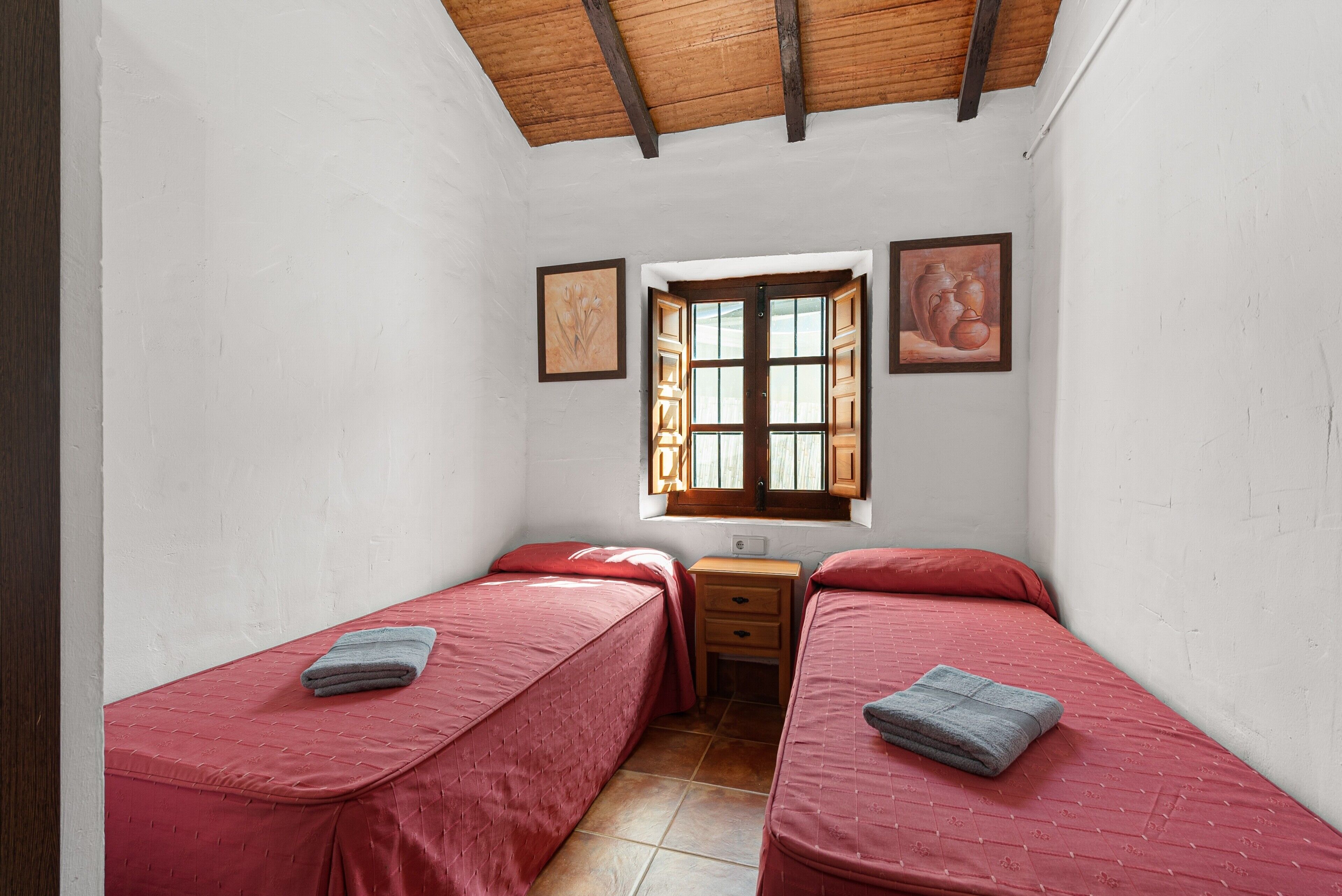 4 bedrooms, free WiFi, bed sheets