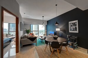 TV, stereo - Blueground | DIFC, pool, nr Burj Khalifa (Dubai)