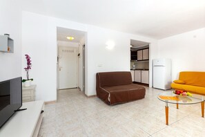 Smart TV - Studio in Roses near Santa Margarita Beach (Rosas / Roses)