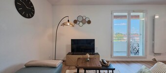 Apartment, terrace, pool, Netflix and WIFI