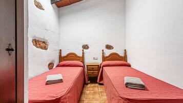 3 bedrooms, free WiFi, bed sheets