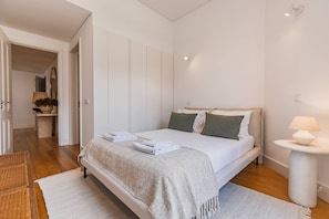 2 habitaciones, tabla de planchar con plancha, internet y ropa de cama 