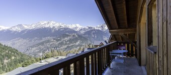 Nice apt near the slopes for 6 pers