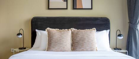 Iron/ironing board, WiFi, bed sheets