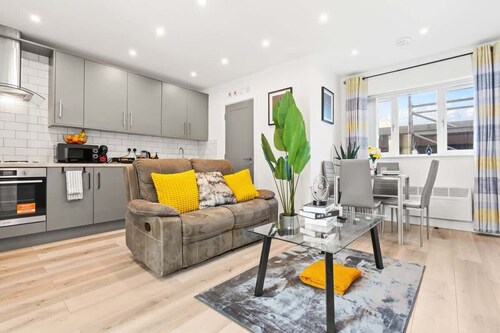 Perfect Booking | 2 Bed Home with Comfy Beds