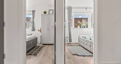 Lovely 2-Bed House | Central Coventry Location