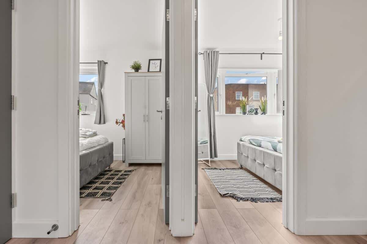 2 عدّة غرف نوم ومكواة/لوح كي وواي فاي مجانًا