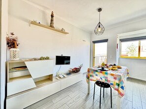 Dining - PRAIA DA ROCHA CENTRAL 2 by HOMING (Portimão)