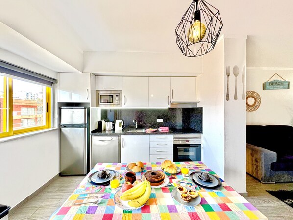 Fridge, microwave, oven, dishwasher