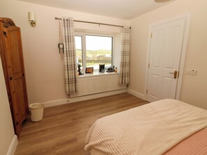 4 bedrooms, individually decorated, individually furnished, free WiFi