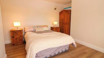 4 phòng ngủ, trang trí khác biệt