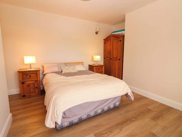 4 bedrooms, individually decorated, individually furnished, free WiFi