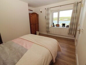 4 bedrooms, individually decorated, individually furnished, free WiFi