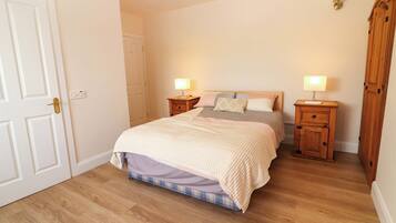 4 bedrooms, individually decorated, individually furnished, free WiFi