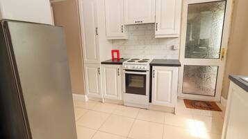 Cookware/dishes/utensils