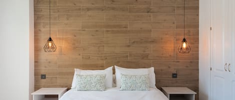 2 室のベッドルーム、アイロン / アイロン台、WiFi (無料)、ベッドシーツ