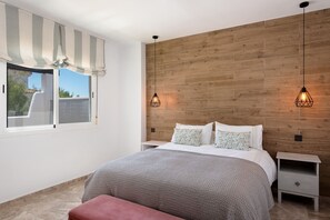 2 chambres, fer et planche à repasser, Wi-Fi gratuit, draps fournis