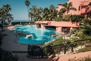 Una piscina techada