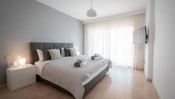 2 dormitorios, tabla de planchar con plancha, cuna de viaje y wifi