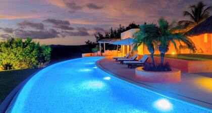 Casa Torre Del Cielo - Ocean Views, Pool & Privacy