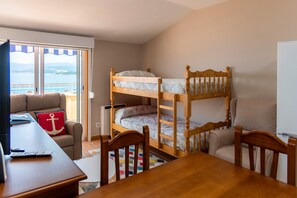 2 bedrooms, iron/ironing board, free WiFi, bed sheets - Apartment 'Mirador Da Ria' with Sea View, Shared Pool and Wi-Fi (PORTOSIN)