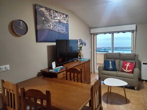 TV - Apartment 'Mirador Da Ria' with Sea View, Shared Pool and Wi-Fi (PORTOSIN)