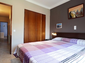 4 bedrooms, free WiFi